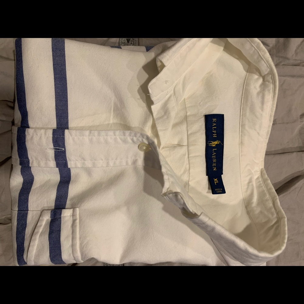 3/$15💕 🏇🏻Ralph Lauren’s Causal button down - Picture 2 of 3